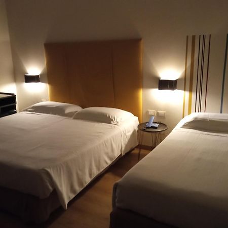 Hotel Touring 리보르노 외부 사진