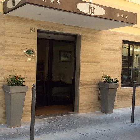 Hotel Touring 리보르노 외부 사진