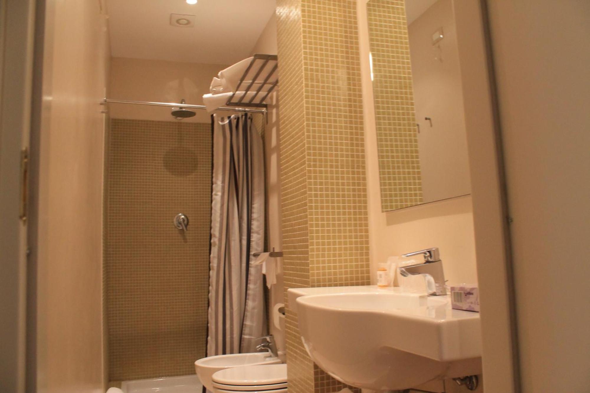 Hotel Touring 리보르노 외부 사진